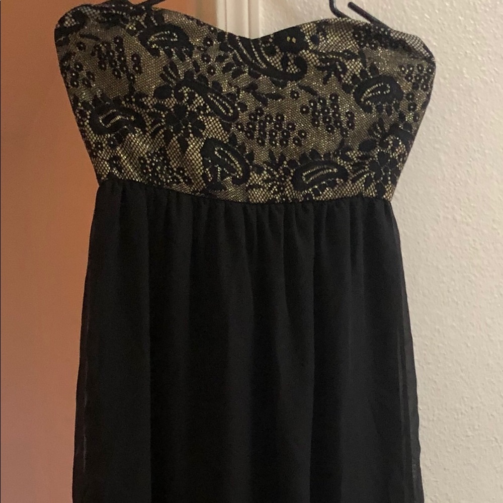 Very Nice dress that can be worn formal Or casual